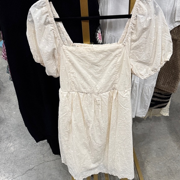 BE COOL Cream Puff Sleeve Dress - Picture 1 of 1